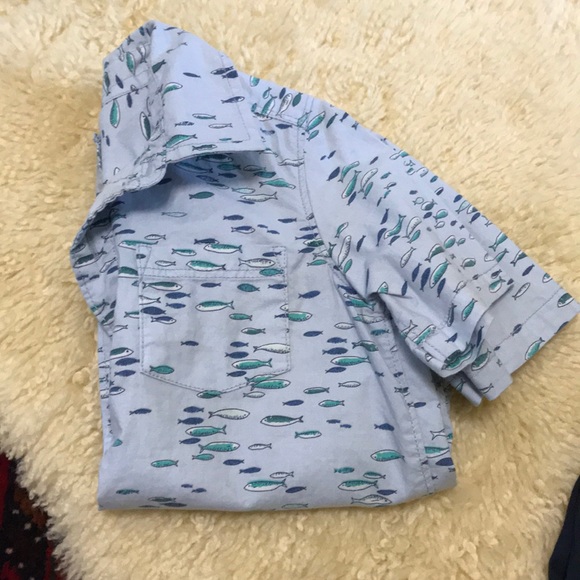 Old navy boys cotton button down! - Picture 2 of 7